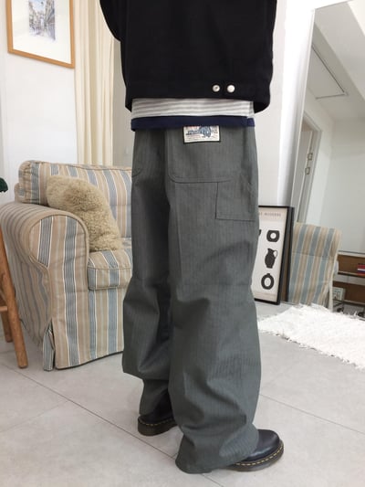 人字紋 小貼片刺繡 寬版直筒 原牛褲 - 3C5