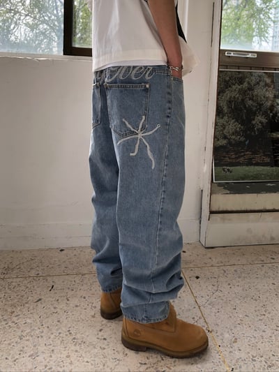 Carry Over 上流巴黎 手工刺繡 牛仔 直筒微寬褲 - 3C11