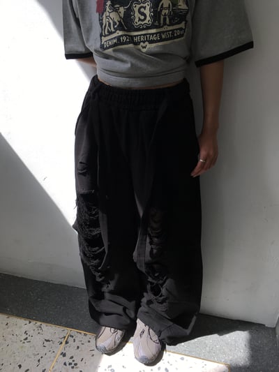 街頭鬆弛感 刷破設計 寬鬆 弧形棉褲  - 2C8