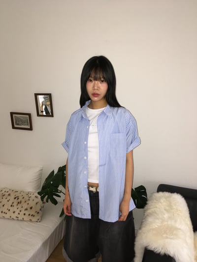 休閒高級感 潮流配色 顯肩寬 細條紋 短袖 襯衫 - 3C8