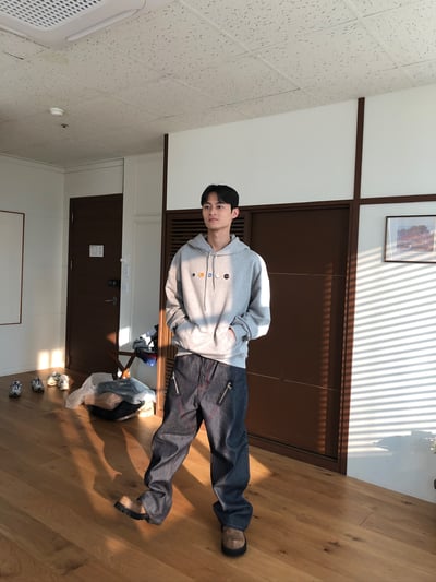 街頭鬆弛 多色鈕扣 寬版 帽T 長袖 - 3C5