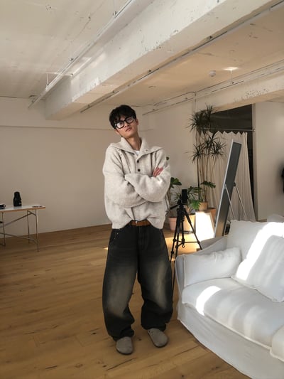 漸層水洗 鑲式卯釘 大口袋 牛仔寬褲 - 2C9