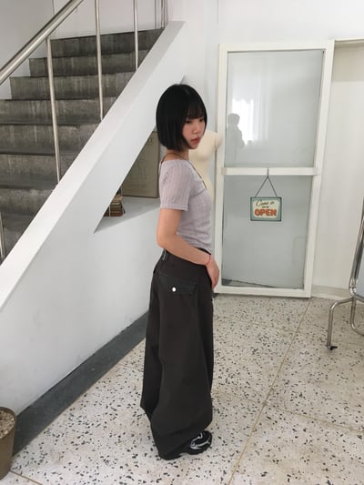韓女經典氛圍 局部細節點綴 彎刀寬版 長褲 - 3C4