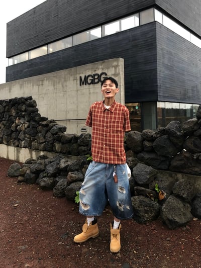 786 破壞水洗 復古渲染 百慕達 牛仔短褲 - 1C18