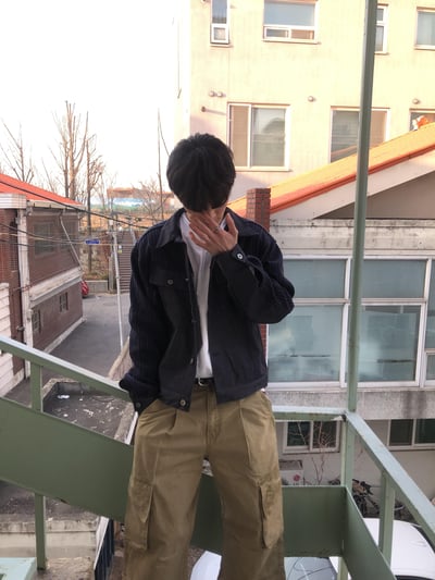 獨特肩部針織 牛仔 微短版 機車夾克 - 2C6