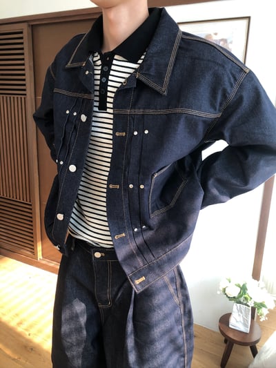 秋冬首選 卯釘細節 多層褶皺 短版 原牛外套 (set-up) - 2C19