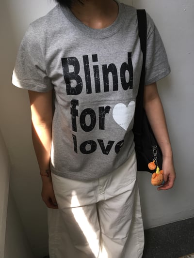 Blind for love 彩繪印刷 短版 短袖 - 3C6