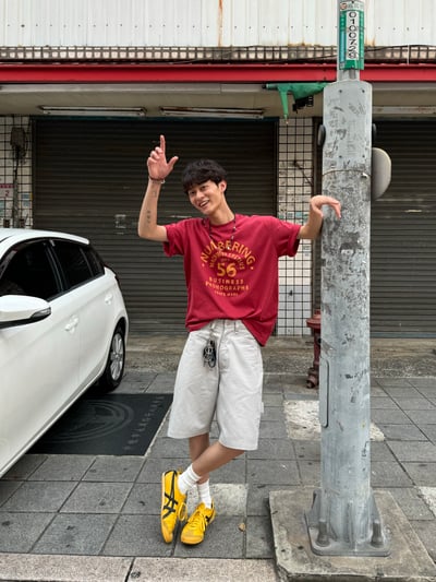 (UNISEX) 鉚釘刺繡 卡彭特短褲 - 3C12