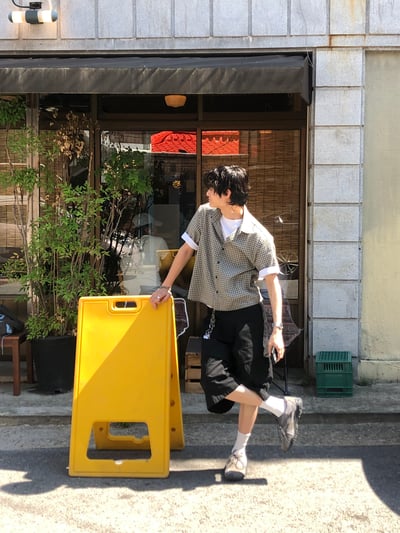 酷夏薄款 街頭高質感 細格紋 短版 短袖襯衫 - 2C18