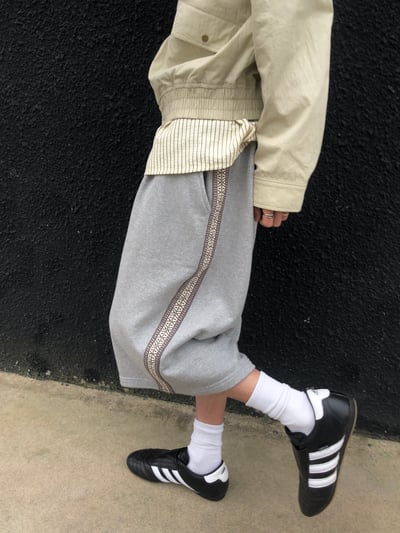 印地安圖紋 刺繡斜線 寬版 7分 棉短褲 - 3C1