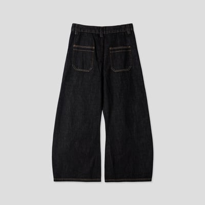 Clean Fit 特殊剪裁 輕薄丹寧 牛仔彎刀褲 - 1C17