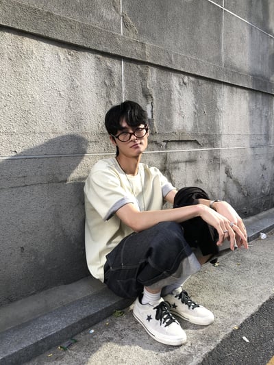 肩膀雙縫線 袖口假兩件 人生短袖 - 3C13