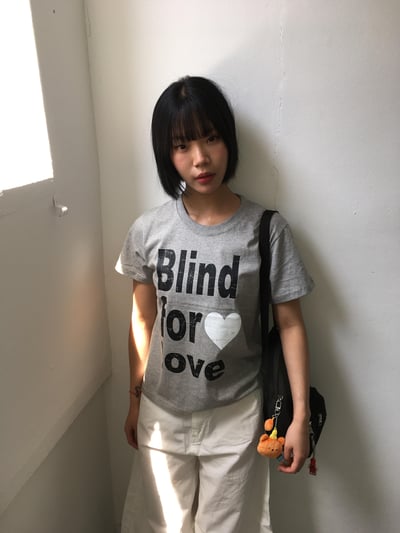 Blind for love 彩繪印刷 短版 短袖 - 3C1