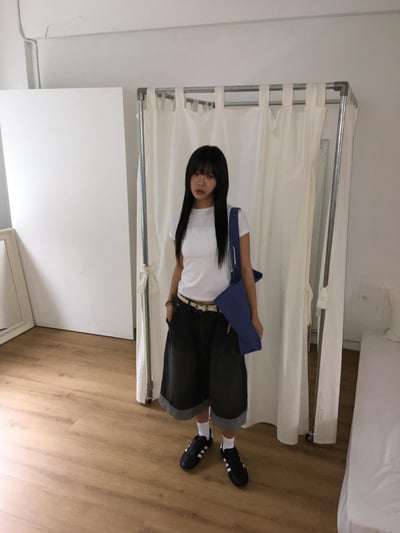 現代卯釘 鑲鑽造型 貼身短版 短袖 上衣 - 2C14