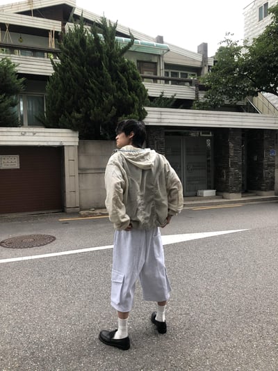 唯美配色 俐落曲線 抓皺設計 風衣外套 - 4C17