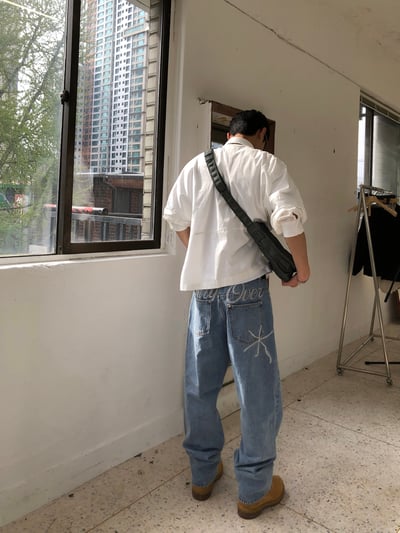 Carry Over 上流巴黎 手工刺繡 牛仔 直筒微寬褲 - 3C16