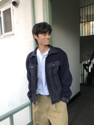 獨特肩部針織 牛仔 微短版 機車夾克 - 2C13