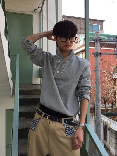 半高開V領 鈕扣 短版 華夫格 指套 薄長袖 - 3C3