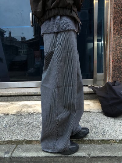 經典百搭 細條紋 修身顯高 牛仔寬褲 - 2C1