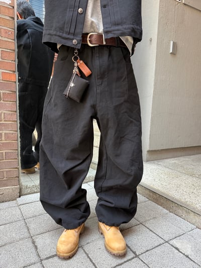 文藝鈕扣 降落傘抓皺 寬版 鬆緊帶 牛仔褲 (set-up) - 2C10