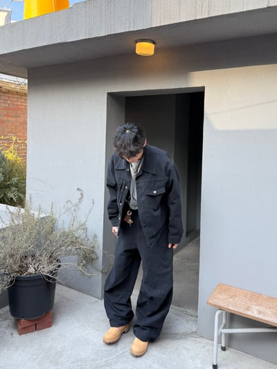 文藝鈕扣 降落傘抓皺 寬版 鬆緊帶 牛仔褲 (set-up) - 2C3