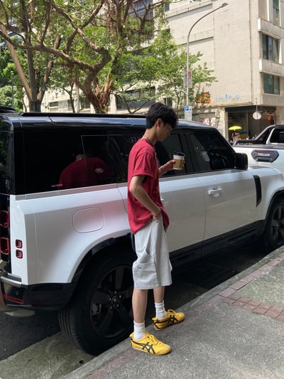 (UNISEX) 鉚釘刺繡 卡彭特短褲 - 3C9