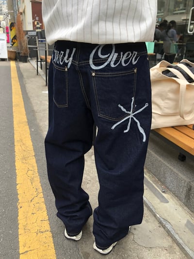 Carry Over 上流巴黎 手工刺繡 牛仔 直筒微寬褲 - 3C10