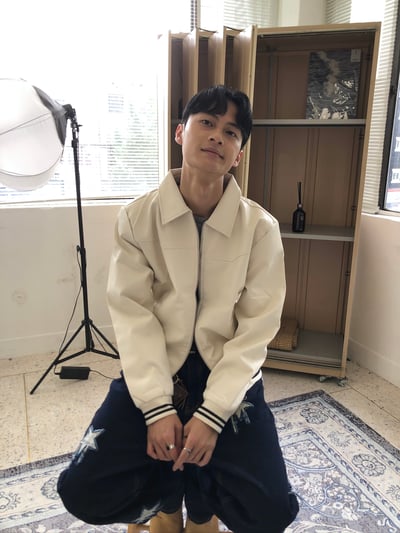 素雅幹練 亮感 皮革 短版 夾克 - 2C4