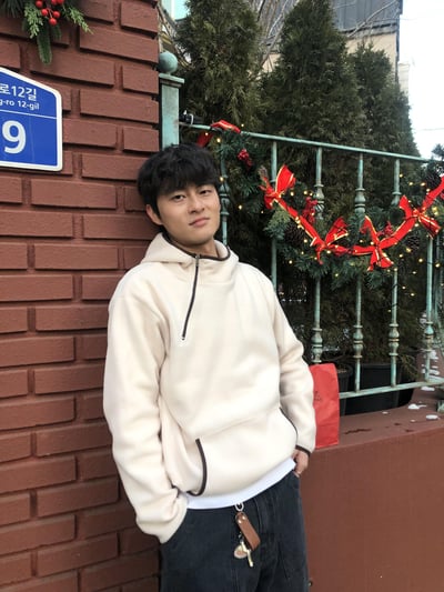 獨特配色 運動風 刷毛 帽T - 4C17