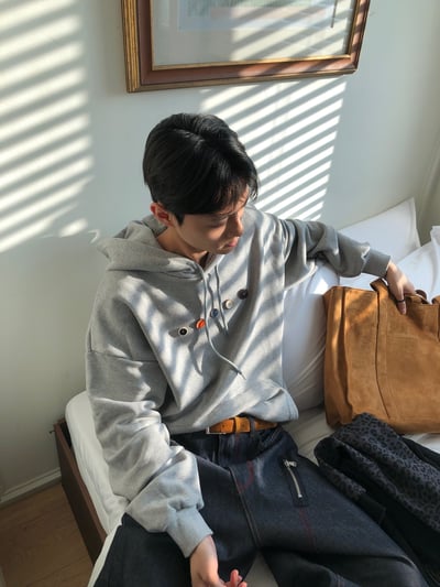 街頭鬆弛 多色鈕扣 寬版 帽T 長袖 - 3C3