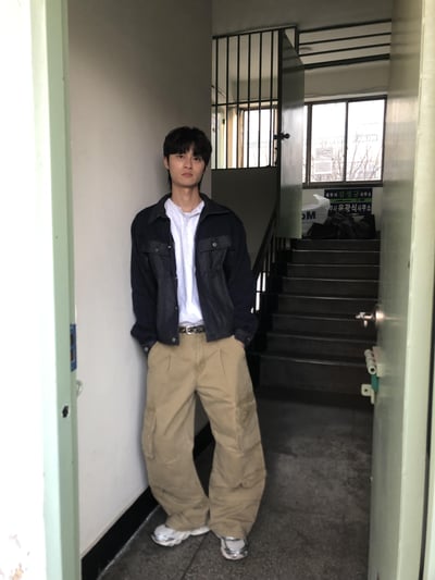 獨特肩部針織 牛仔 微短版 機車夾克 - 2C14