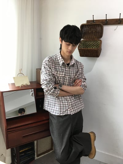 街頭復古感 格紋 涼爽亞麻 短版襯衫 - 2C13