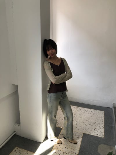 經典款 不規則水洗 微喇叭 修身 牛仔褲 - 1C19