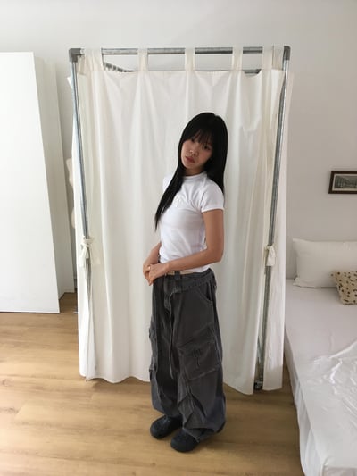 美式十字架 刺繡造型 貼身短版 短袖 上衣 - 2C8