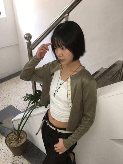 復古鈕扣 小雷絲收邊 細肩帶 小背心 - 4C5