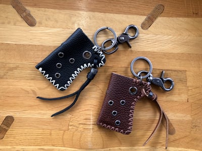 洞洞元素 皮革鑰匙圈 (可放打火機) - 2C5