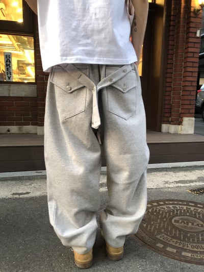 休閒背殺 鈕扣緞帶 寬版 直筒棉褲 - 2C4
