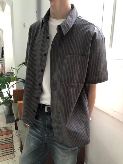 夏日涼感 復古條紋 微短版 短袖襯衫 - 2C15
