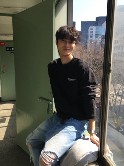 春季必備 口袋配色 短版 薄長袖 - 3C16