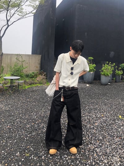 Clean Fit 特殊剪裁 輕薄丹寧 牛仔彎刀褲 - 1C14