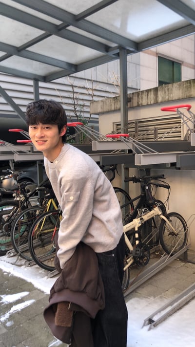 領口斜線 鈕扣 微短版 工裝 針織衫 - 3C20