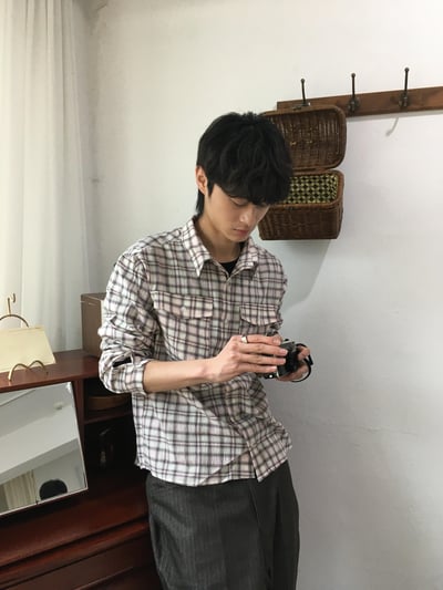 街頭復古感 格紋 涼爽亞麻 短版襯衫 - 2C11