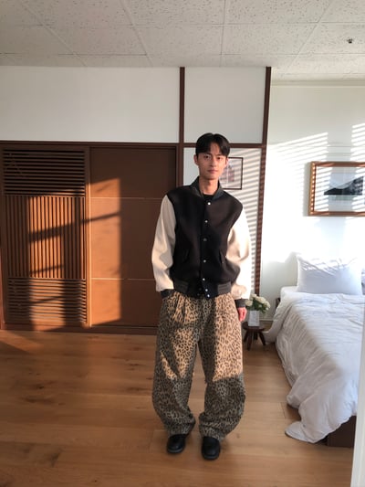 街頭指標 雙層褶皺 俐落線條 豹紋 寬褲 - 3C7