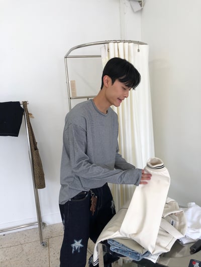 高質感 休閒風 細條紋 層疊穿搭 指套 長袖 - 4C8