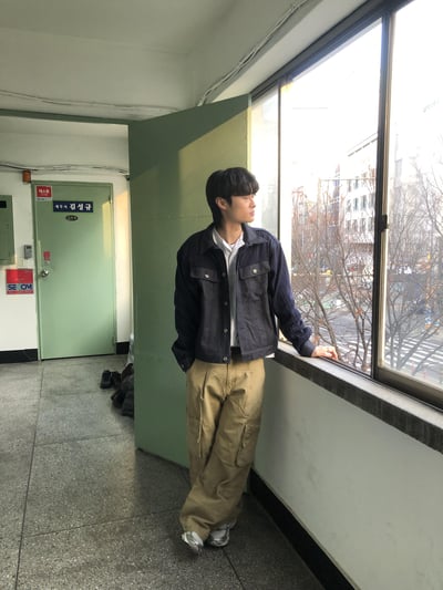 獨特肩部針織 牛仔 微短版 機車夾克 - 2C3