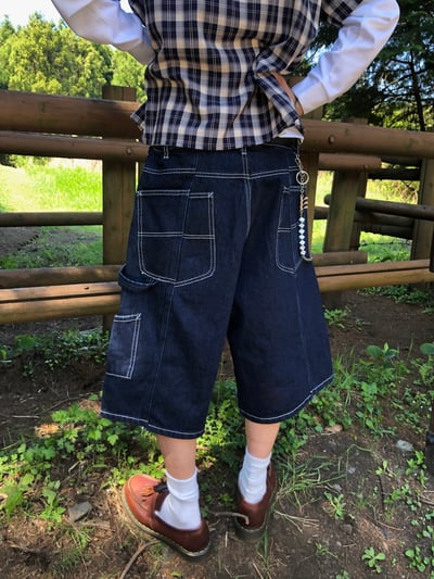 不對稱縫線 背面殺手 百慕達 7分 牛仔短褲 - 2C9