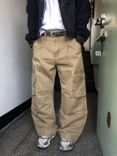 美式 俐落抓皺 立體斜線 工裝 直筒寬褲 - 2C4