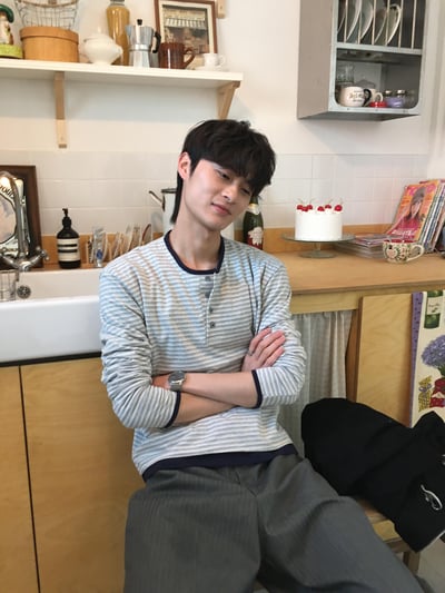 韓國新潮流 雙件式 層疊配色 橫條紋 薄長袖 - 3C6