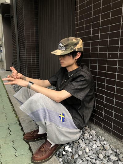 經典美式街頭 合身 卯釘牛仔 短版襯衫 - 2C8