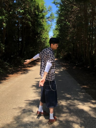 不對稱縫線 背面殺手 百慕達 7分 牛仔短褲 - 2C11